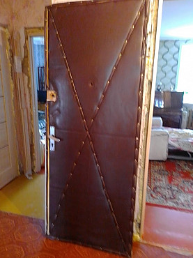 Дверь входная деревянная. Павлодар