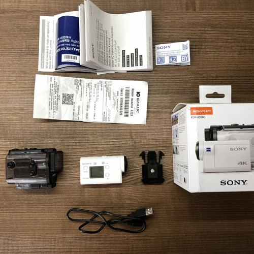 ПРОДАЮ СРОЧНО- новый экшен 4K камеру Экшн-камера Sony FDR-X3000R Шу