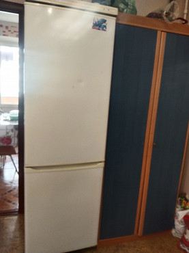 Продам холодильник В рабочим состояни очень хорошо морозит Актобе