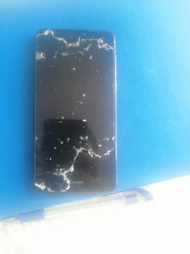 Huawei y5 2017 (сломано только стекло) Караганда