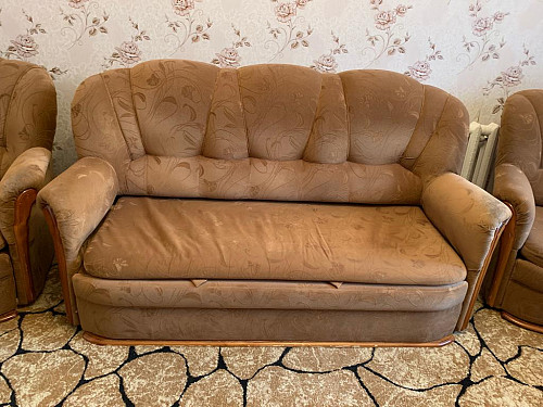 продам диван и кресло в хорошем состоянии Уральск