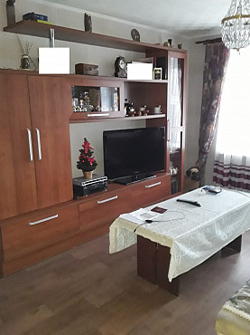 Продаем 3 комнатную квартиру по Наб. Славского 22. 5 этаж десятиэтажного дома. Лоджия с видом на Ирт Усть-Каменогорск