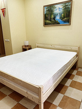 Продам кровать (матрас, прикроватные тумбы и светильники) + картина Нур-Султан