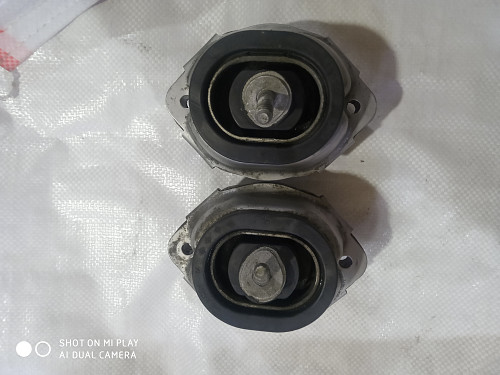 Подушки двигателя BMW E53 б/у не порваны. фирмы Fairy. Алматы