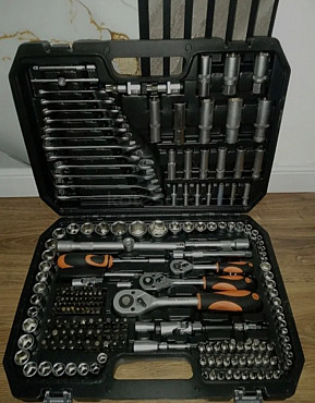 Набор инструментов автомобилей Астана