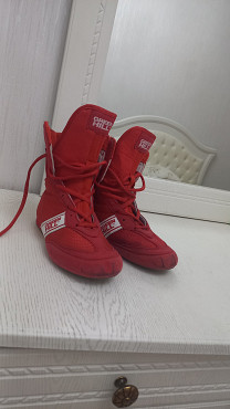 Боксёркий грин хилл, 34 размер, покупал на левом берегу торг минимальный Астана