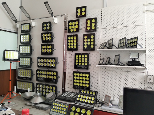 Прожекторы 100, 200, 300, 400, 500, 600, 800, 900, 1000, 1200, 1500 Астана