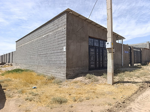 Сдается в аренду под склад участок с помещением (14×6 м) Шымкент