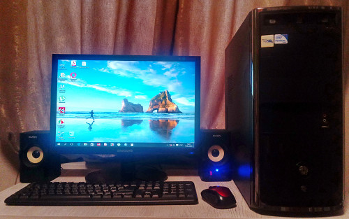 Компьютер в комплекте всё работает отлично. Алматы