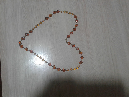 Янтарные бусы Алматы
