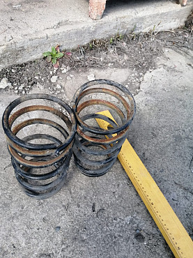 Продам пружины задней подвески. На легковую. Усть-Каменогорск